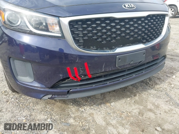 2018 Kia Sedona LX with VIN KNDMB5C15J6352017, listed as a IAAI auction lot 41787590 with 110,159 mi miles. Bid and sale history available at carsss.com. Image 18.