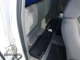 2005 Toyota Tacoma PreRunner z VIN 5TETU62N55Z086801, wystawiony jako IAAI lot #41699187 z przebiegiem 171 703 mil mil oraz . Historia ofert i sprzedaży dostępna na DreamBid. Obrazek 8.
