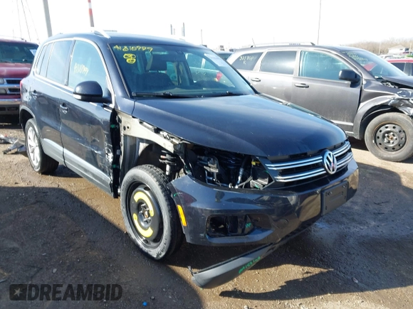 2017 Volkswagen Tiguan Wolfsburg Edition z VIN WVGSV7AXXHK007144, wystawiony jako IAAI lot #41810979 z przebiegiem 125 363 mil mil oraz . Historia ofert i sprzedaży dostępna na DreamBid. Obrazek 6.