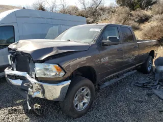 2018 Ram 3500 Tradesman z VIN 3C63R3GL2JG120147, wystawiony jako Copart lot #43287145 z przebiegiem 172 861 mil mil oraz Szkoda całkowita • Salvage title. Historia ofert i sprzedaży dostępna na DreamBid. Obrazek 1.