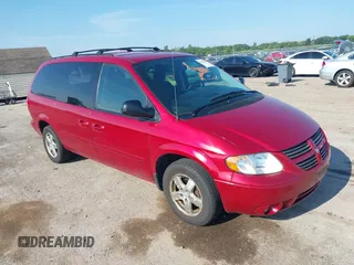 2005 Dodge Caravan SXT with VIN 2D4GP44L05R552278, listed as a IAAI auction lot 42582873 with 131,887 mi miles and . Bid and sale history available at DreamBid. Image 1.