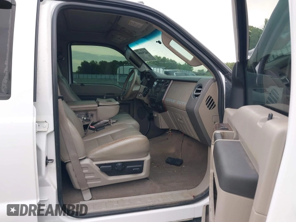 2010 Ford F-250 XL with VIN 1FTSW2BR4AEA05950, listed as a IAAI auction lot 42194490 with 279,929 mi miles and . Bid and sale history available at DreamBid. Image 5.