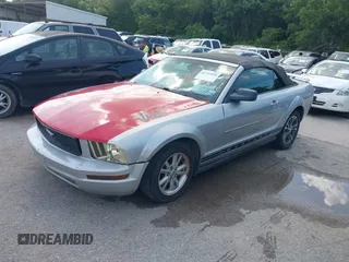 2006 Ford Mustang Standard with VIN 1ZVFT84N865179869, listed as a IAAI auction lot 42739510 with 200,205 mi miles and . Bid and sale history available at DreamBid. Image 2.