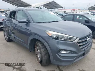 2016 Hyundai Tucson SE z VIN KM8J33A44GU176739, wystawiony jako IAAI lot #41901421 z przebiegiem 85 377 mil mil oraz . Historia ofert i sprzedaży dostępna na DreamBid. Obrazek 1.