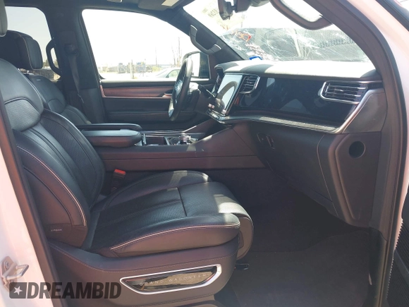 2024 Jeep Grand Wagoneer Series II с VIN 1C4SJSFP0RS131212, выставлен на аукционе IAAI как лот 42503269 с пробегом 42 518 миль миль и . История ставок и продаж доступна на DreamBid. Изображение 5.