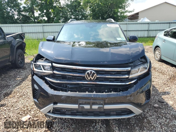 2022 Volkswagen Atlas SEL with VIN 1V2BR2CA1NC560810, listed as a Copart auction lot 63440665 with 54,121 mi miles and Salvage title. Bid and sale history available at DreamBid. Image 5.