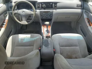 2006 Toyota Corolla CE z VIN 1NXBR32E06Z673649, wystawiony jako Copart lot #56927735 z przebiegiem 299 999 mil mil oraz Szkoda całkowita • Salvage title. Historia ofert i sprzedaży dostępna na DreamBid. Obrazek 8.