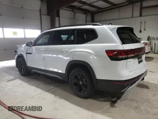 2024 Volkswagen Atlas Peak Edition SEL with VIN 1V2GR2CA7RC564002, listed as a Copart auction lot 85509344 with 111 mi miles and Salvage title. Bid and sale history available at DreamBid. Image 2.