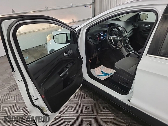 2016 Ford Escape SE с VIN 1FMCU9GX0GUB00929, выставлен на аукционе IAAI как лот 42503267 с пробегом 95 079 миль миль и . История ставок и продаж доступна на DreamBid. Изображение 14.