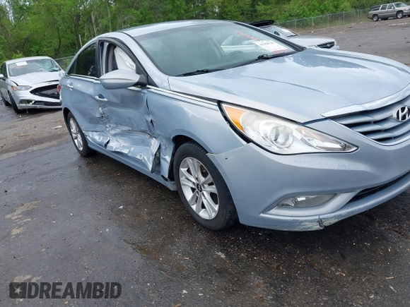 2013 Hyundai Sonata GLS z VIN 5NPEB4AC2DH781807, wystawiony jako IAAI lot #41958385 z przebiegiem 177 531 mil mil oraz . Historia ofert i sprzedaży dostępna na DreamBid. Obrazek 6.