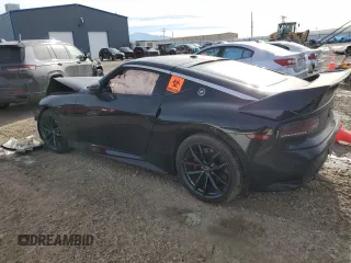 2023 Nissan Z Performance с VIN JN1BZ4BH6PM311169, выставлен на аукционе Copart как лот 87867905 с пробегом 27 203 миль миль и Списание • Salvage title. История ставок и продаж доступна на DreamBid. Изображение 2.