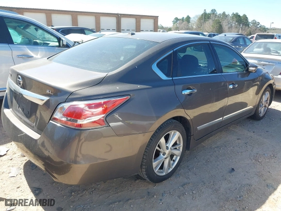 2015 Nissan Altima 2.5 with VIN 1N4AL3AP8FC109277, listed as a IAAI auction lot 41852885 with 179,288 mi miles. Bid and sale history available at carsss.com. Image 4.
