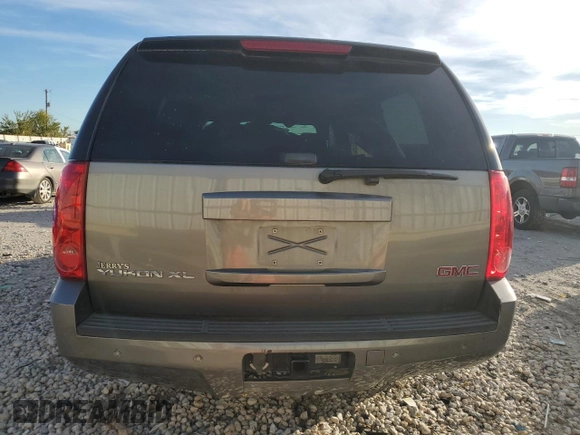 2008 GMC Yukon XL SLT with VIN 1GKFC16J98R132323, listed as a Copart auction lot 80393754 with 259,620 mi miles and Salvage Title. Bid and sale history available at carsss.com. Image 6.