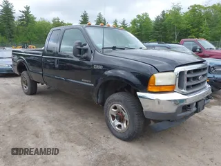 2001 Ford F-350 XL z VIN 1FTSX31F11EC74403, wystawiony jako IAAI lot #42356701 z przebiegiem 365 082 mil mil oraz . Historia ofert i sprzedaży dostępna na DreamBid. Obrazek 1.