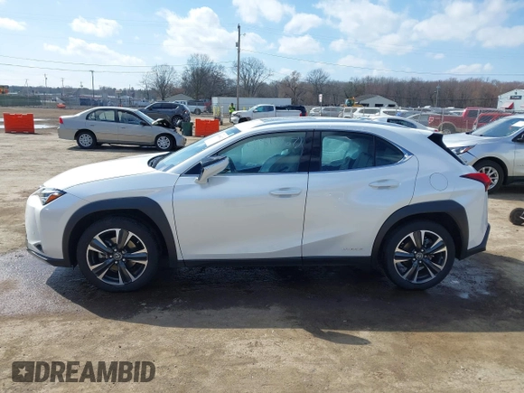2021 Lexus UX 250h z VIN JTHP9JBH0M2039502, wystawiony jako IAAI lot #41868672 z przebiegiem 17 496 mil mil oraz . Historia ofert i sprzedaży dostępna na DreamBid. Obrazek 14.