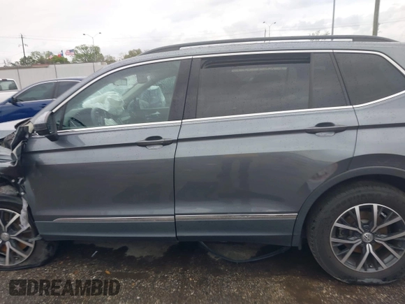 2020 Volkswagen Tiguan SE with VIN 3VV3B7AX0LM121061, listed as a IAAI auction lot 41881541 with 60,315 mi miles and . Bid and sale history available at DreamBid. Image 14.