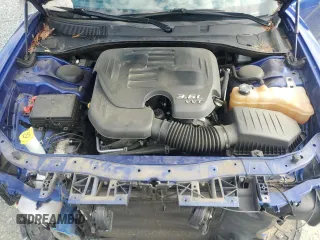 2020 Dodge Charger SXT z VIN 2C3CDXBGXLH100857, wystawiony jako Copart lot #55782515 z przebiegiem 105 046 mil mil oraz Szkoda całkowita • Salvage title. Historia ofert i sprzedaży dostępna na DreamBid. Obrazek 11.