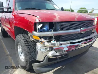 2002 Chevrolet Silverado 1500 LT with VIN 2GCEK19T321107487, listed as a IAAI auction lot 41977474 with 218,793 mi miles. Bid and sale history available at carsss.com. Image 6.