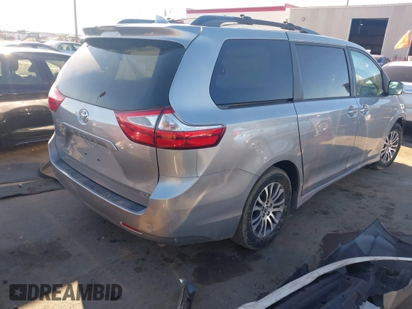 2018 Toyota Sienna XLE Auto Access Seat with VIN 5TDYZ3DCXJS922126, listed as a IAAI auction lot 41279511 with 116,145 mi miles. Bid and sale history available at carsss.com. Image 4.