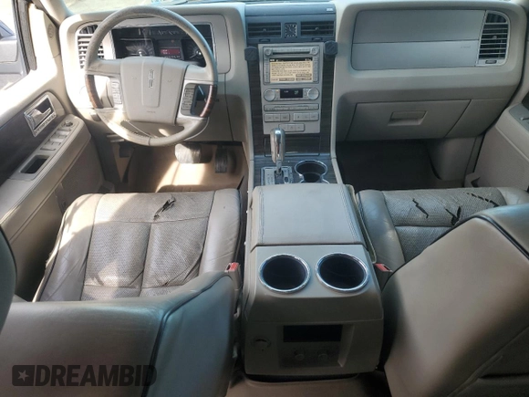 2007 Lincoln Navigator z VIN 5LMFL28597LJ11953, wystawiony jako Copart lot #69193304 z przebiegiem 186 594 mil mil oraz Szkoda całkowita • Salvage title. Historia ofert i sprzedaży dostępna na DreamBid. Obrazek 8.
