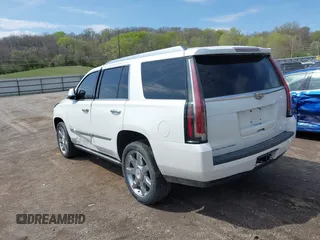 2016 Cadillac Escalade Platinum z VIN 1GYS4DKJ6GR368113, wystawiony jako IAAI lot #42115887 z przebiegiem 113 777 mil mil oraz . Historia ofert i sprzedaży dostępna na DreamBid. Obrazek 3.