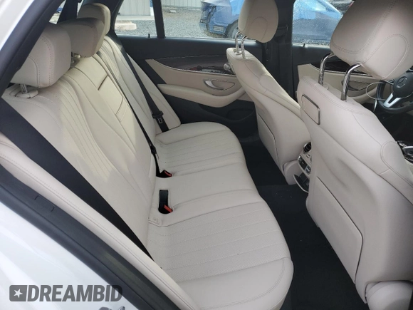 2019 Mercedes-Benz E 450 with VIN WDDZH6JB7KA683563, listed as a Copart auction lot 41882745 with 30,132 mi miles and Salvage Title. Bid and sale history available at DreamBid. Image 10.