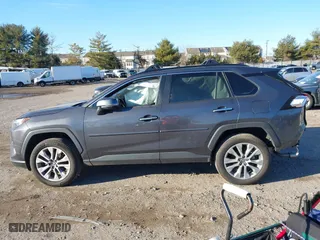 2022 Toyota RAV4 Limited with VIN 2T3N1RFV0NW254112, listed as a IAAI auction lot 41295016 with 22,211 mi miles. Bid and sale history available at carsss.com. Image 14.