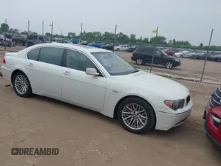 2005 BMW 7 Series 745Li z VIN WBAGN63595DS59352, wystawiony jako IAAI lot #42505738 z przebiegiem 137 135 mil mil oraz . Historia ofert i sprzedaży dostępna na DreamBid. Obrazek 1.