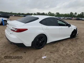 2025 Toyota Camry LE z VIN 4T1DAACK7SU540518, wystawiony jako Copart lot #55865235 z przebiegiem 13 124 mil mil oraz Szkoda całkowita • Salvage title. Historia ofert i sprzedaży dostępna na DreamBid. Obrazek 3.