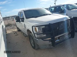 2018 Ford Super Duty F-250 SRW XL with VIN 1FT7W2B63JEC57006, listed as a IAAI auction lot 41675680 with 146,247 mi miles. Bid and sale history available at carsss.com. Image 13.