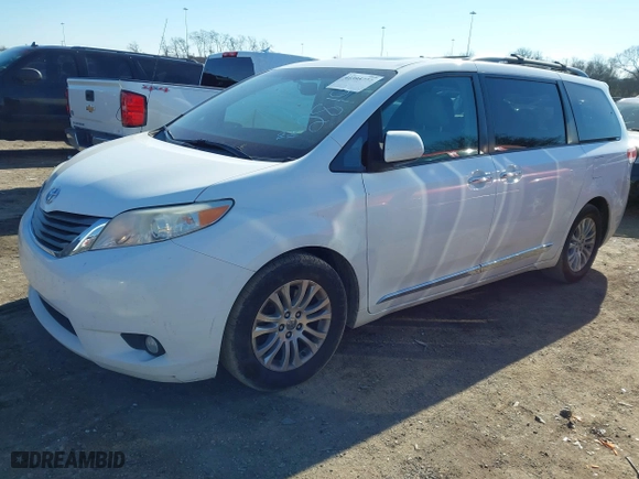 2013 Toyota Sienna XLE AAS with VIN 5TDYK3DC6DS372819, listed as a IAAI auction lot 41395777 with 181,526 mi miles. Bid and sale history available at carsss.com. Image 17.