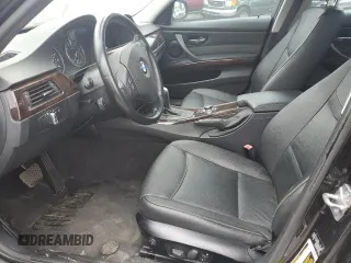 2011 BMW 3 Series 328i xDrive z VIN WBAPK5C59BA995157, wystawiony jako Copart lot #61009055 z przebiegiem 112 455 mil mil oraz Szkoda całkowita • Salvage title. Historia ofert i sprzedaży dostępna na DreamBid. Obrazek 7.