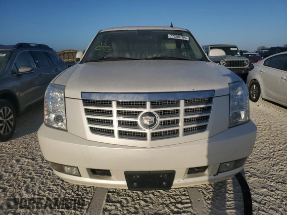 2007 Cadillac Escalade z VIN 1GYFK63887R159583, wystawiony jako Copart lot #77258794 z przebiegiem Nie podano mil oraz Nie do naprawy. Historia ofert i sprzedaży dostępna na DreamBid. Obrazek 5.