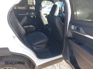 2025 Ford Explorer ST z VIN 1FMWK8GC9SGA40313, wystawiony jako IAAI lot #41931242 z przebiegiem 9 279 mil mil oraz . Historia ofert i sprzedaży dostępna na DreamBid. Obrazek 8.