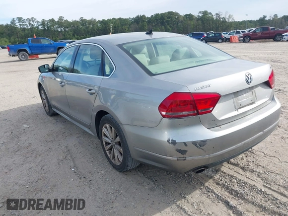 2013 Volkswagen Passat SEL Premium z VIN 1VWCP7A39DC045689, wystawiony jako IAAI lot #41903244 z przebiegiem 199 385 mil mil oraz . Historia ofert i sprzedaży dostępna na DreamBid. Obrazek 3.