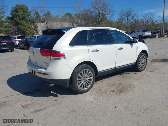 2013 Lincoln MKX with VIN 2LMDJ8JK1DBL16203, listed as a IAAI auction lot 42037185 with 219,567 mi miles. Bid and sale history available at carsss.com. Image 4.