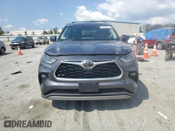 2022 Toyota Highlander Platinum with VIN 5TDFZRBH7NS182601, listed as a Copart auction lot 61832475 with 61,958 mi miles and Salvage title. Bid and sale history available at DreamBid. Image 5.