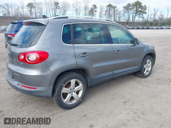 2010 Volkswagen Tiguan SEL with VIN WVGAV7AX3AW529317, listed as a IAAI auction lot 42059046 with Not provided miles and . Bid and sale history available at DreamBid. Image 4.