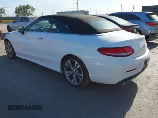 2018 Mercedes-Benz C 300 z VIN WDDWK4JB4JF617935, wystawiony jako IAAI lot #42338904 z przebiegiem 86 273 mil mil oraz . Historia ofert i sprzedaży dostępna na DreamBid. Obrazek 3.