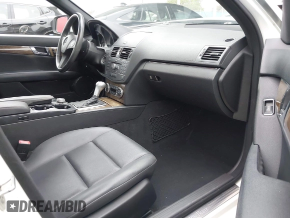 2009 Mercedes-Benz C-Class 3.5L Sport with VIN WDDGF56X89R063778, listed as a IAAI auction lot 42063607 with 107,733 mi miles. Bid and sale history available at carsss.com. Image 5.