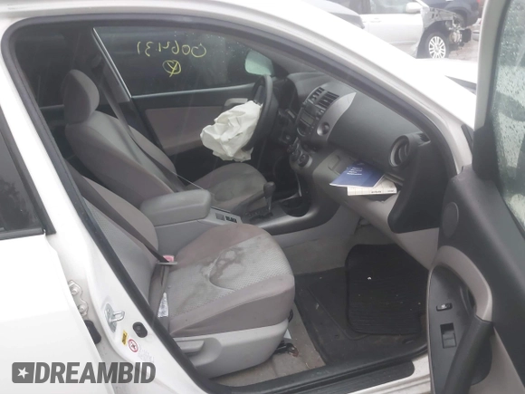 2006 Toyota RAV4 with VIN JTMBK33V165006431, listed as a IAAI auction lot 41097781 with 147,071 mi miles. Bid and sale history available at carsss.com. Image 5.