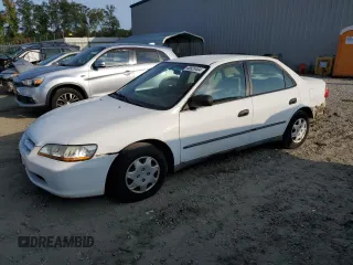 1998 Honda Accord DX z VIN 1HGCF8648WA185326, wystawiony jako Copart lot #68528464 z przebiegiem 153 261 mil mil oraz Szkoda całkowita • Salvage title. Historia ofert i sprzedaży dostępna na DreamBid. Obrazek 1.
