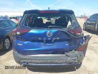 2021 Nissan Rogue S z VIN 5N1AT3AB7MC849121, wystawiony jako IAAI lot #42040310 z przebiegiem 32 914 mil mil oraz . Historia ofert i sprzedaży dostępna na DreamBid. Obrazek 16.