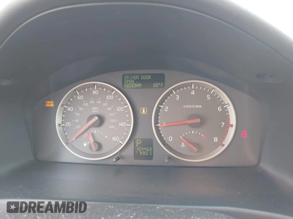 2006 Volvo S40 2.4L with VIN YV1MS382262208357, listed as a IAAI auction lot 41562014 with 104,468 mi miles. Bid and sale history available at carsss.com. Image 7.