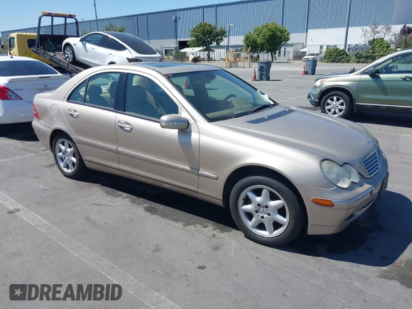 2002 Mercedes-Benz C 230/260/280/320 with VIN WDBRF61J62E006535, listed as a IAAI auction lot 42662086 with 166,139 mi miles and . Bid and sale history available at DreamBid. Image 1.
