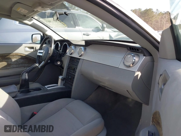 2006 Ford Mustang Standard with VIN 1ZVHT80N365135356, listed as a IAAI auction lot 41118834 with 190,401 mi miles. Bid and sale history available at carsss.com. Image 5.