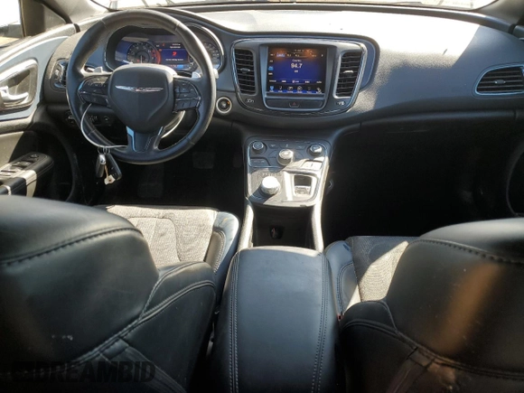 2015 Chrysler 200 S z VIN 1C3CCCBB9FN740070, wystawiony jako Copart lot #52741725 z przebiegiem 250 506 mil mil oraz Nie do naprawy • Non repairable. Historia ofert i sprzedaży dostępna na DreamBid. Obrazek 8.