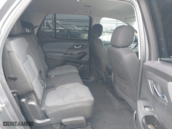 2018 Chevrolet Traverse LT Cloth with VIN 1GNERGKW4JJ273922, listed as a IAAI auction lot 41375610 with 92,250 mi miles. Bid and sale history available at carsss.com. Image 8.