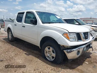 2008 Nissan Frontier SE z VIN 1N6AD07U48C443230, wystawiony jako IAAI lot #42351404 z przebiegiem 194 460 mil mil oraz . Historia ofert i sprzedaży dostępna na DreamBid. Obrazek 1.
