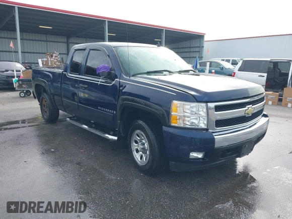 2007 Chevrolet Silverado 1500 LT w/1LT with VIN 2GCEC19C871611411, listed as a IAAI auction lot 41595381 with 198,104 mi miles. Bid and sale history available at carsss.com. Image 1.